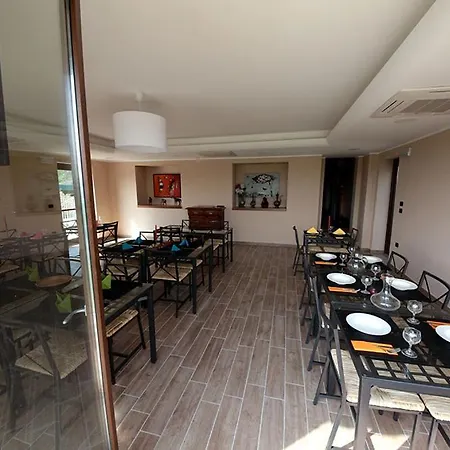 Villa Diana - Pesaro Mare E Cultura - Intera Con Piscina Mombaroccio