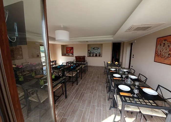 Villa Diana - Pesaro Mare E Cultura - Intera Con Piscina Mombaroccio