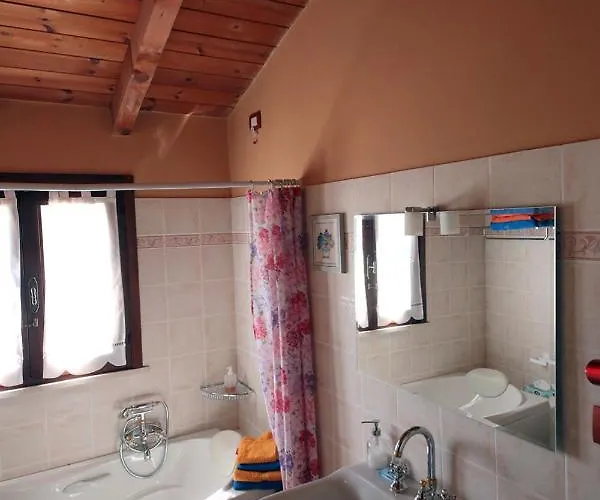 Villa Diana - Pesaro Mare E Cultura - Intera Con Piscina Mombaroccio