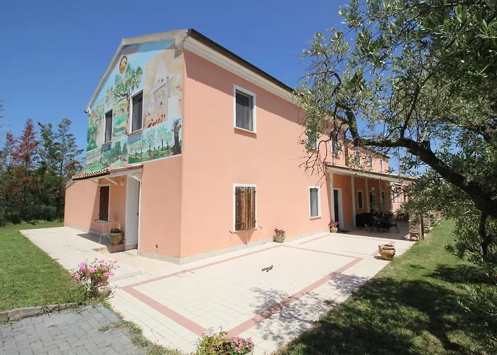 Diana - Pesaro Mare E Cultura - Intera Con Piscina * Mombaroccio