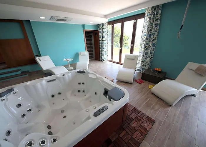 Villa Diana - Pesaro Mare E Cultura - Intera Con Piscina